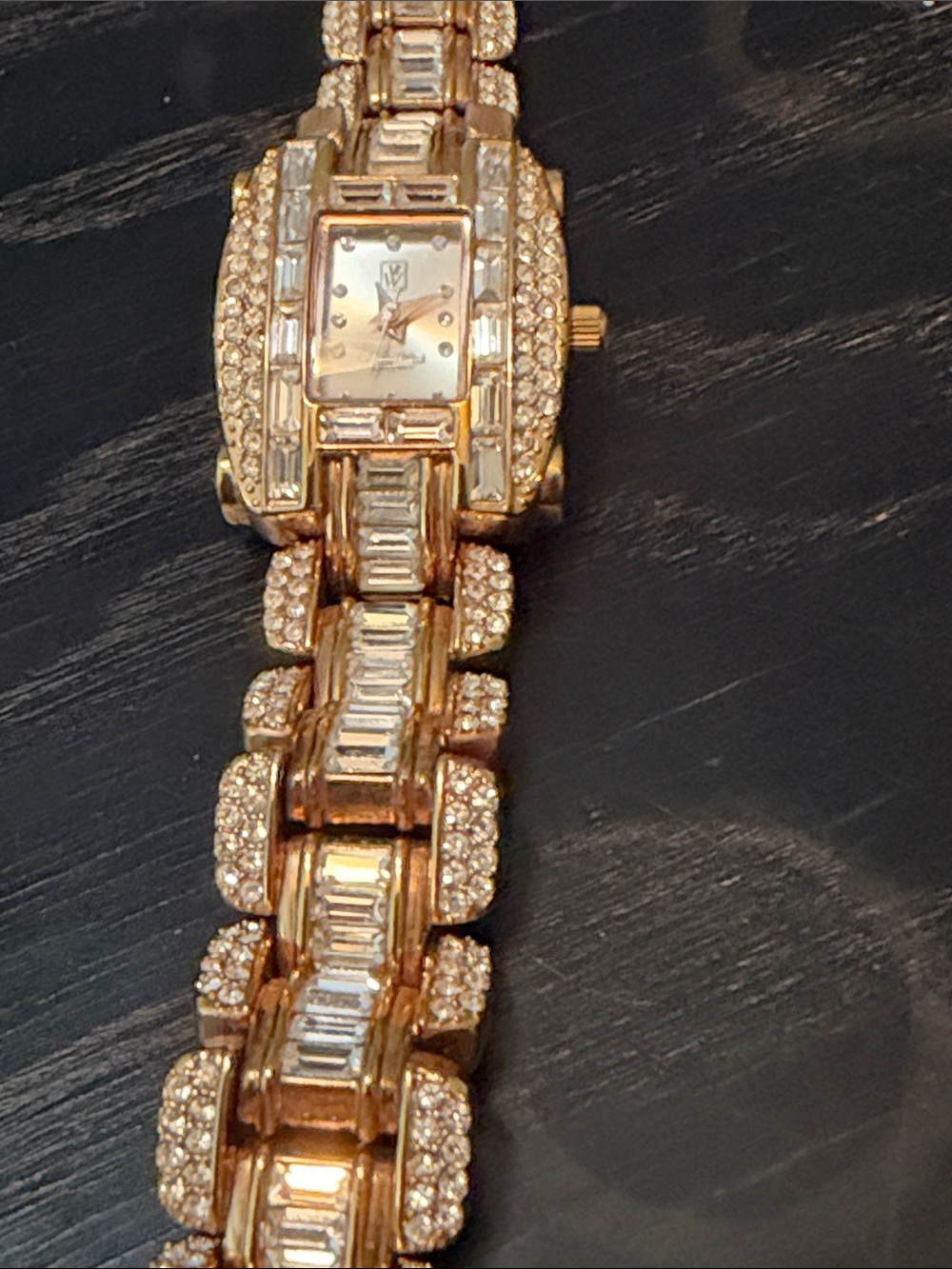 Elegant link bracelet watch
